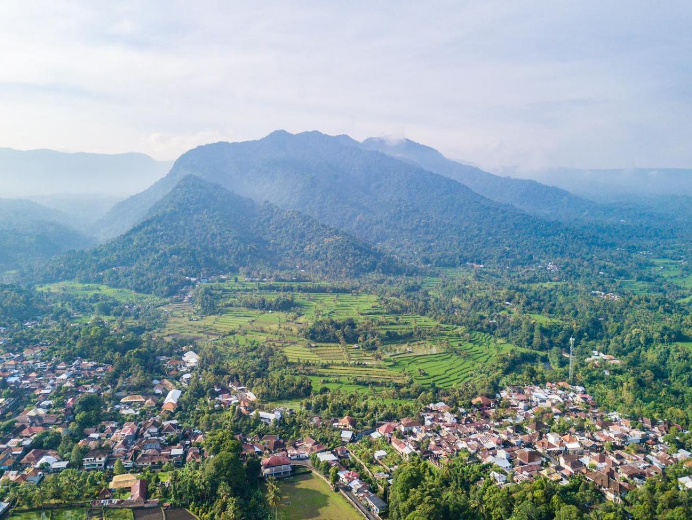 Pemandangan Desa Amabaan 1